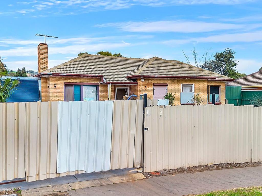 Junk-filled, unlivable Elizabeth East home set for redevelopment