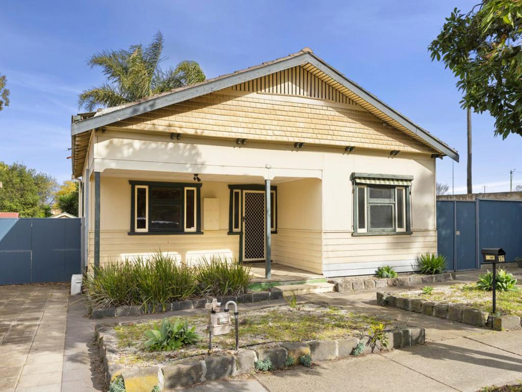 Geelong first-home buyers secure character home 300m from waterfront