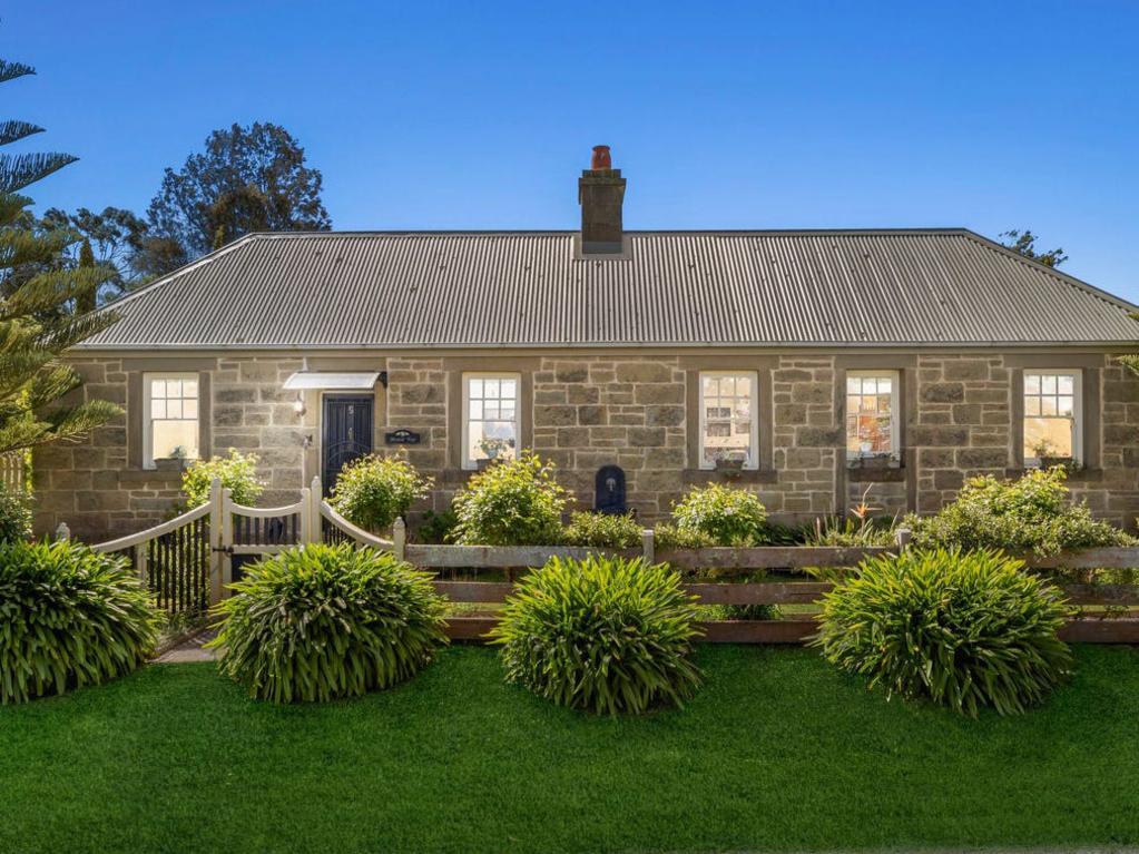 Historic Ceres cottage with quirky bedroom layout secures sale