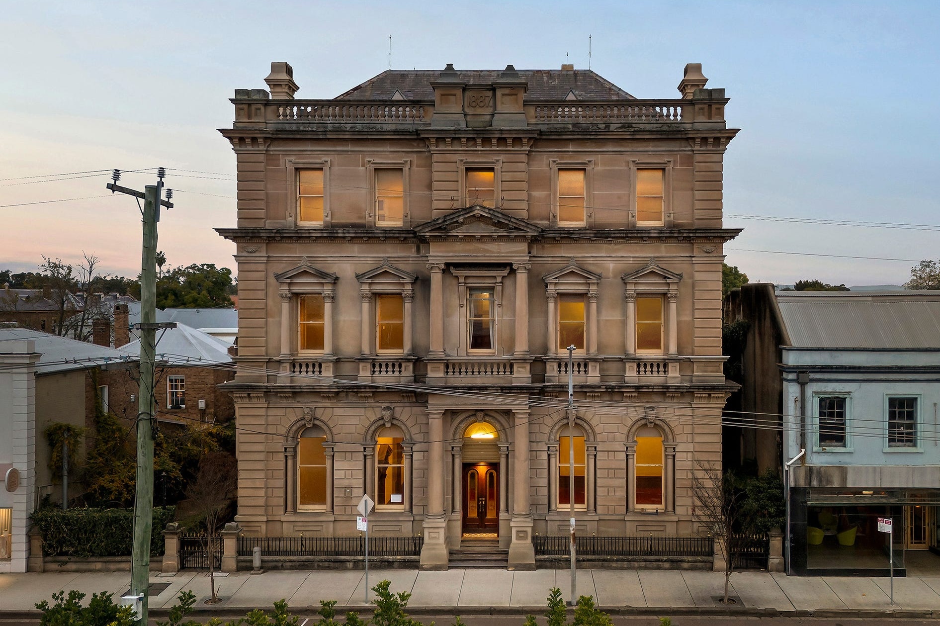Former banking chamber that cost £20,000 to build in 1800s voted most iconic listing