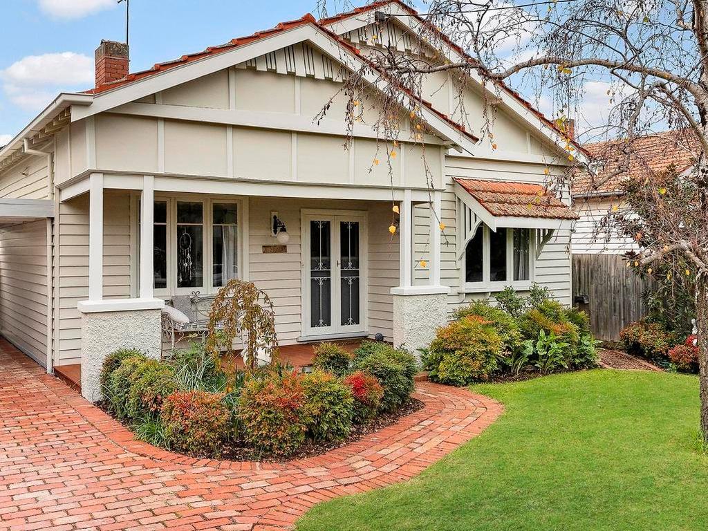 Essendon house sells for $1.842m after $55,000 purchase in 1982