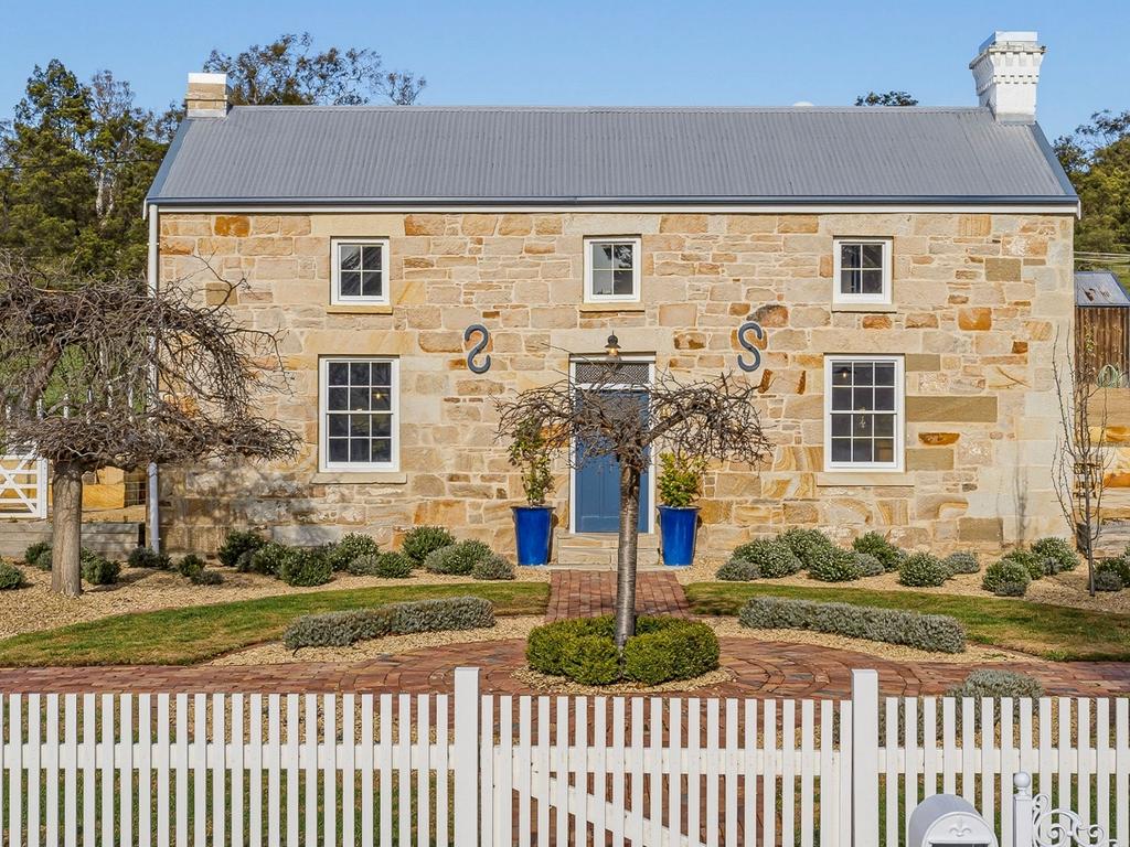 Architect’s touch brings 1810 home into modern era