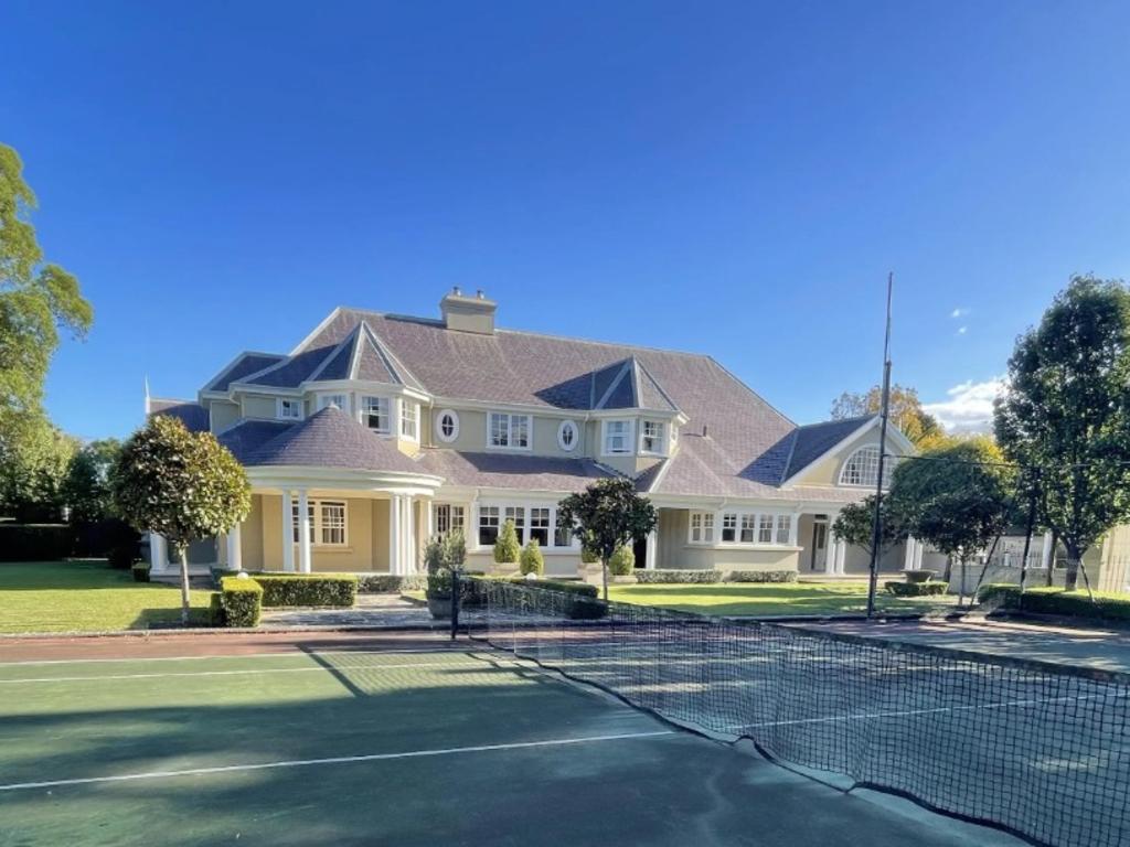 Shock secret $33m house sale in Longueville