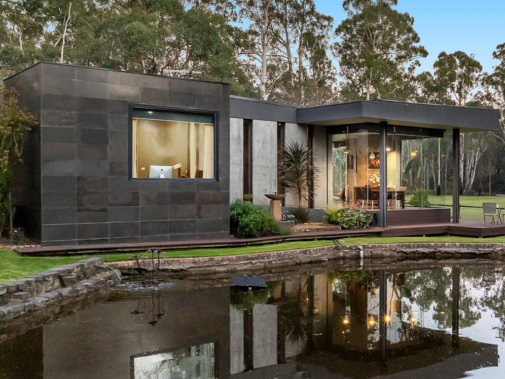$2.4m striking Watsons Creek lakeside retreat hits market