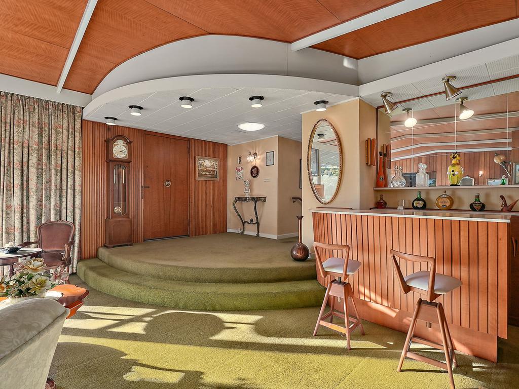 Retro rewind: Newstead time capsule has buyers groovin’