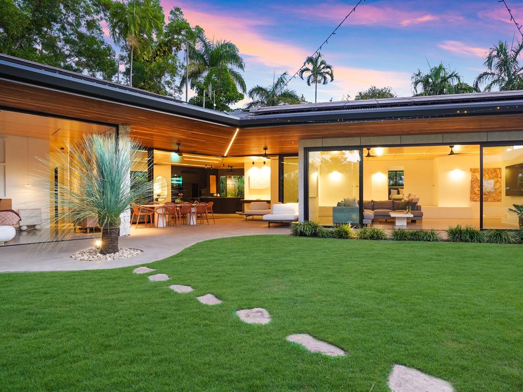 ‘Nation of stickybeaks’: A Nightcliff crescent crowned Darwin’s most viewed street