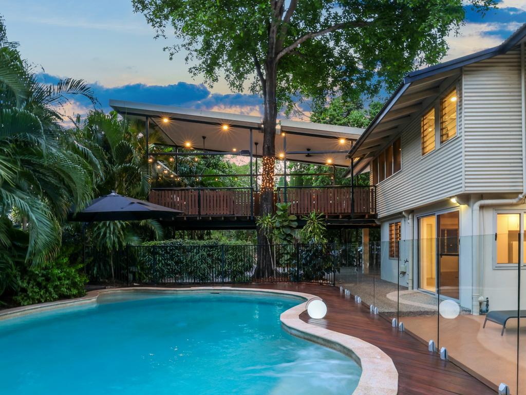 Surprise deck feature ‘leaves’ guests stunned in this Ludmilla home
