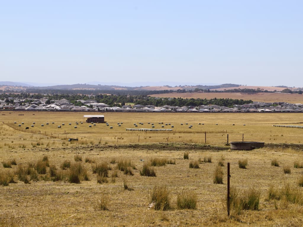 Massive Beveridge cattle farm hits market with $300m hopes for 4500 homes