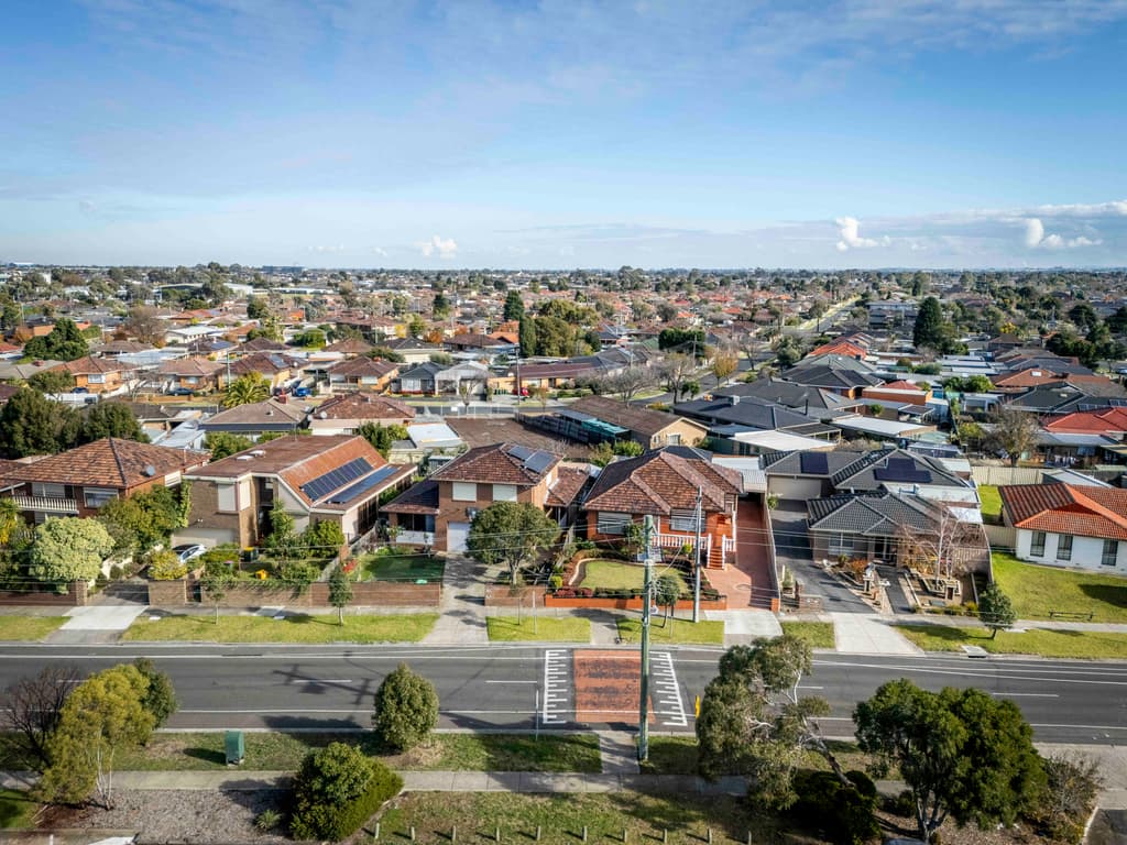 RBA cash rate hike delivers five-figure blow to first home buyer budgets