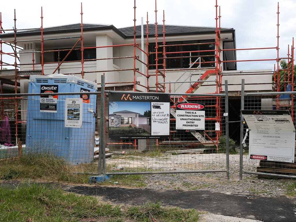 ‘Nail in the coffin’: Rate rise threatens Aussie home builds