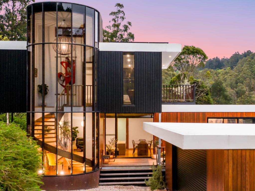 Kallista: ‘Sunny Seven’ Dandenong Ranges home makes a splash with its own waterfall - realestate.com.au