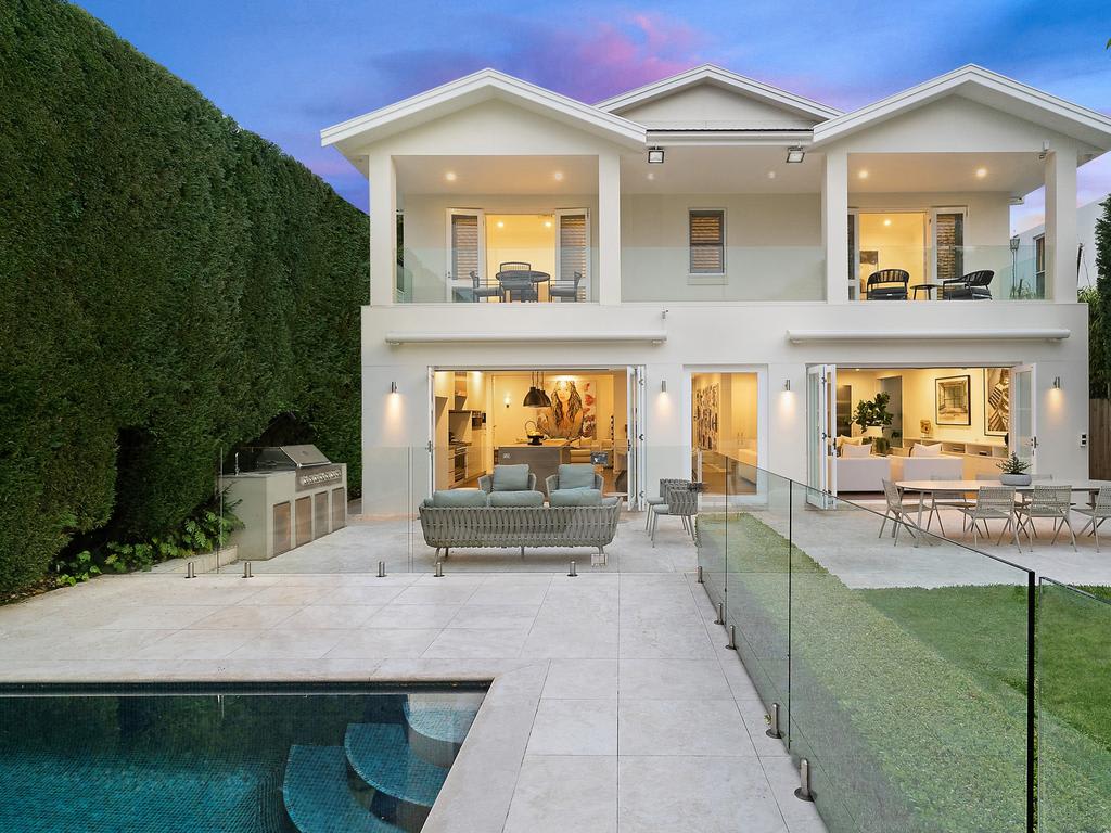 Double Bay auction room in shock as Bellevue Hill mansion sells for $14.8m, $3m above expectations